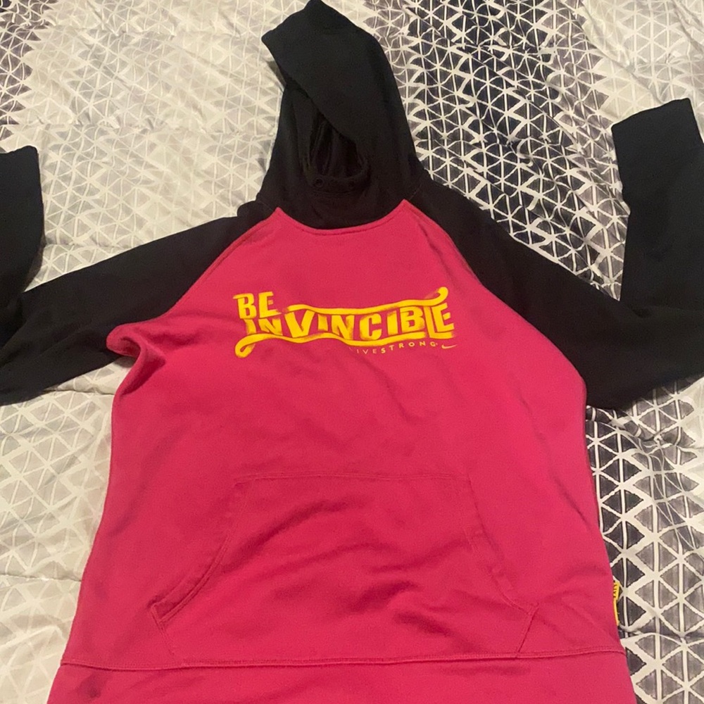 Nike women’s thermal hoodie. Size M